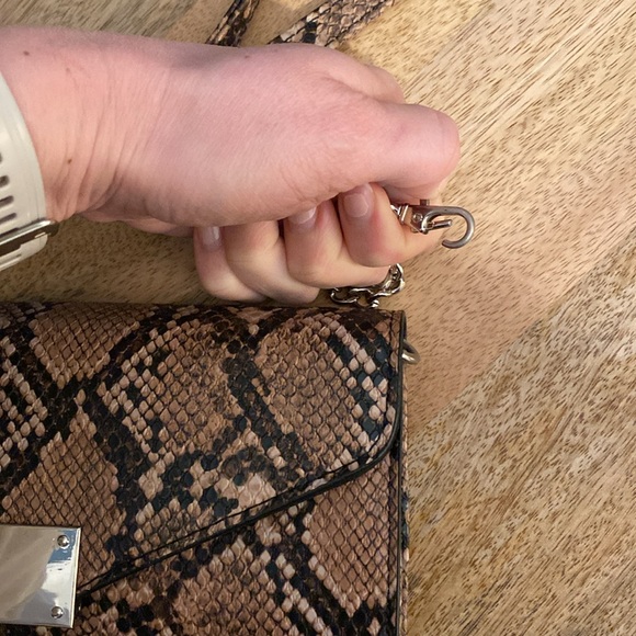 NWOT Express Snake Skin Envelope Clutch with Detachable Crossbody Strap - Picture 5 of 5